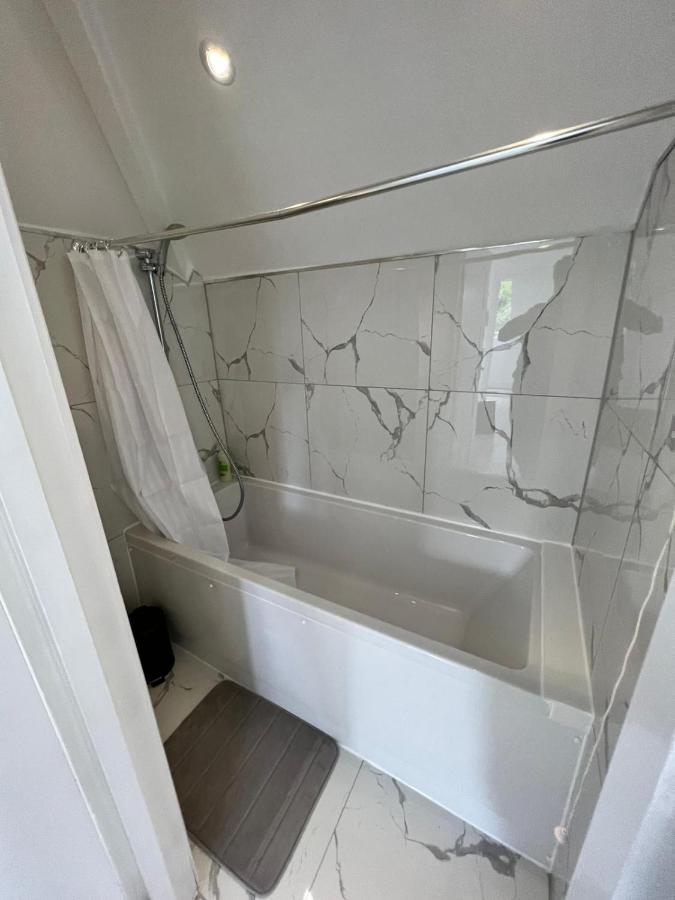 Lovely 2 Bedroom Flat With Roof Terrace In London Nw6 Exterior foto